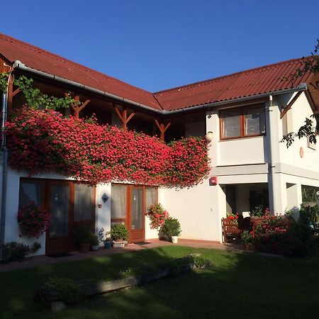 Ida Rooms ลายอสมิเช ภายนอก รูปภาพ